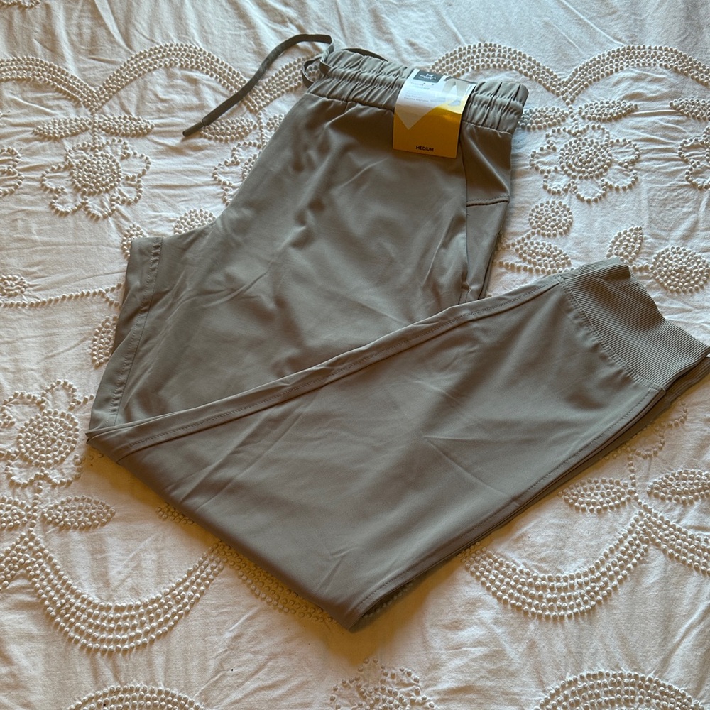 🌷🌷🌷3/$15 Spring Sale. Women’s High-Rise Active Jogger Leggings - Taupe